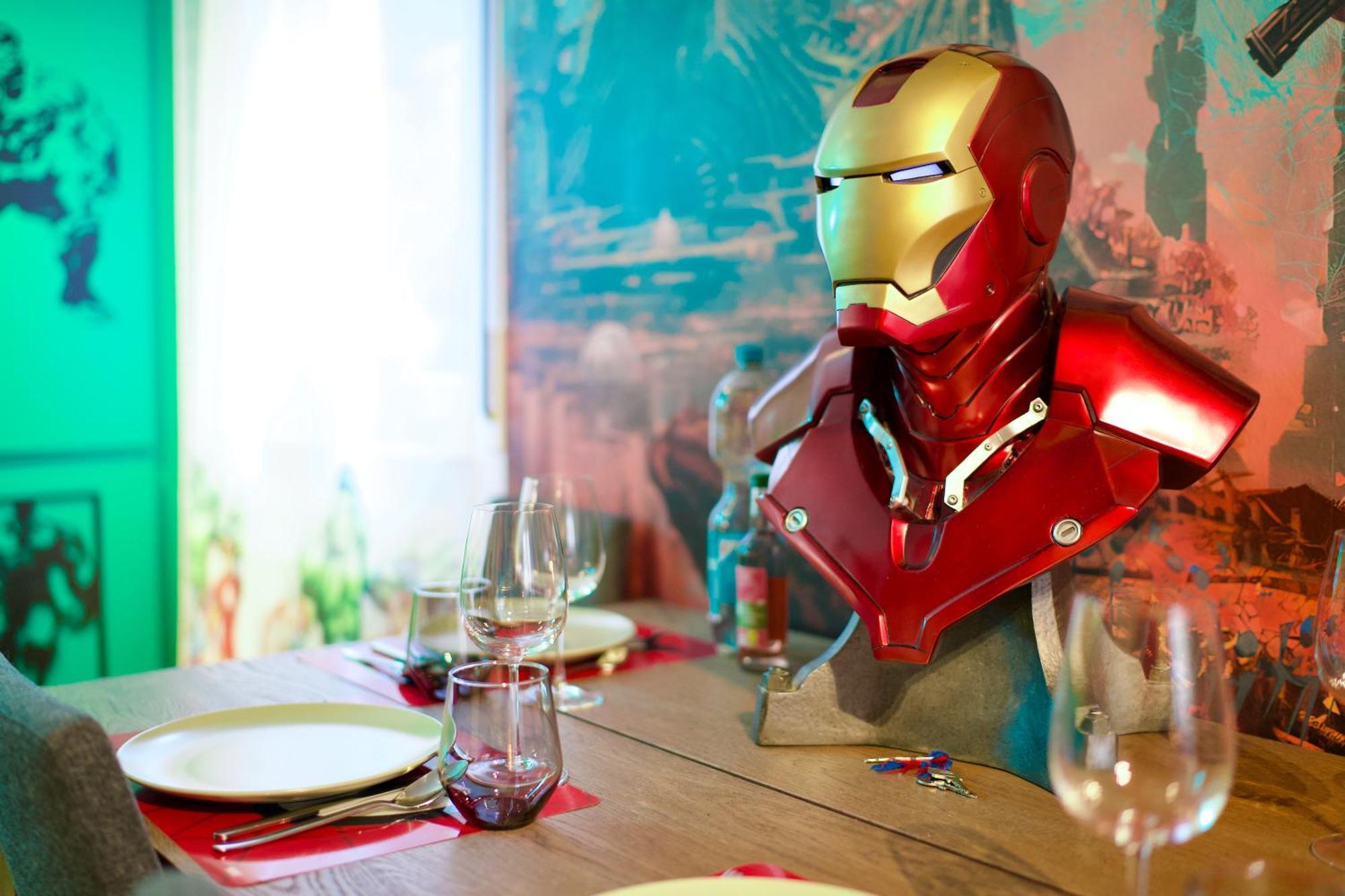 Edler Wohnraum Disney Marvel Studio Mit Balkon, Boxspringbett, Kaffeevollautomat, Lift & Parkplatz Chemnitz Exterior photo
